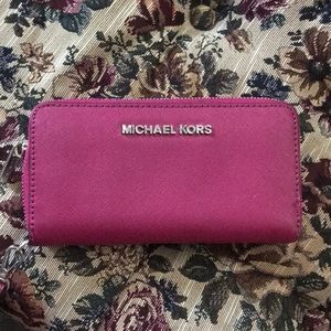 Micheal Kors wallet